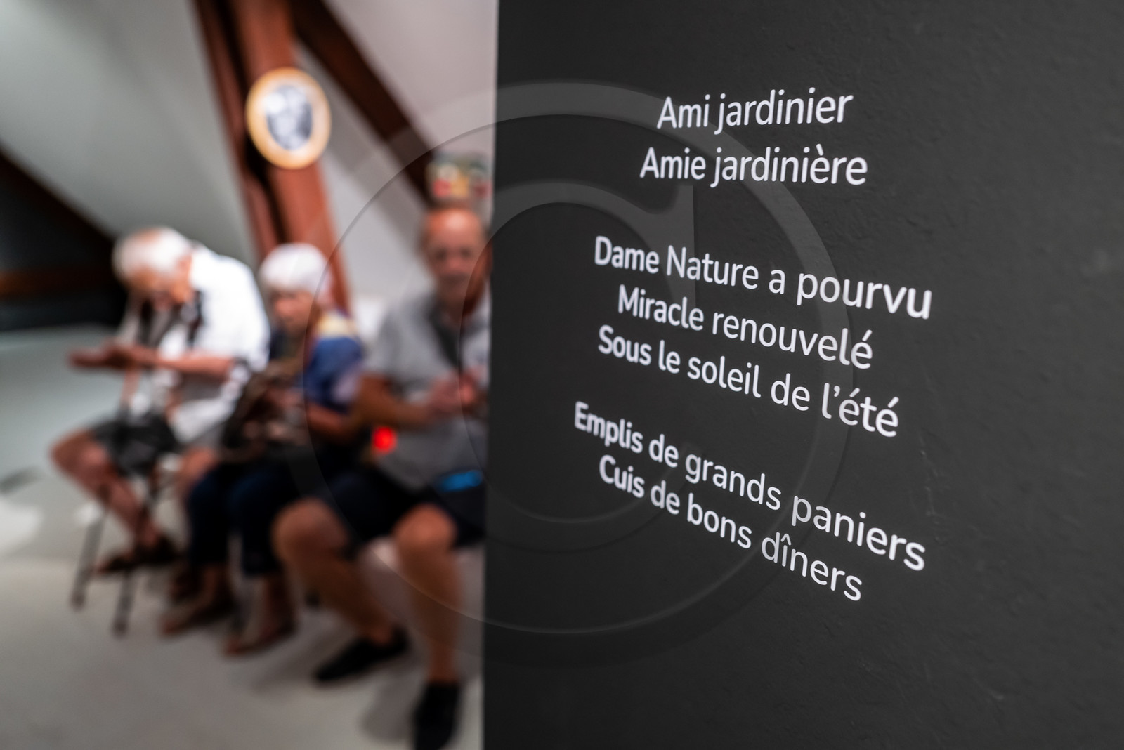 Exposition L comme laine, lien, lieu conçue par l'Ouort de Benevènt, sous la houlette de Claudine Meyer, artiste plasticienne, accompagnée de photographies de Denis Lebioda. Une proposition de la Communauté de Communes du Champsaur - Valgaudemar et de son service culturel.